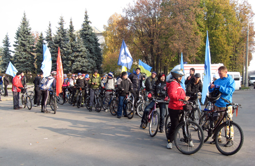 Велопробіг місцями солдатської слави очолили полтавські чиновники