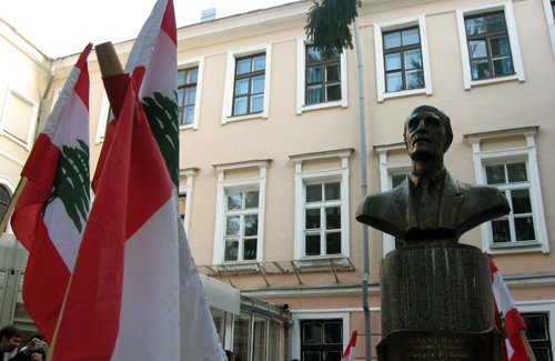 В Полтаве открыли памятник ливанцу, который перевел на арабский шевченковский «Заповіт»