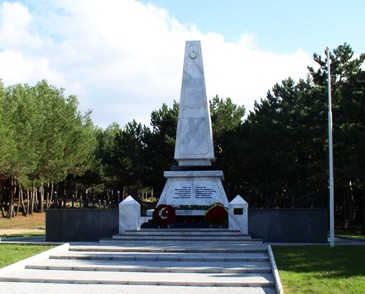 Пам'ятник загиблим воїнам