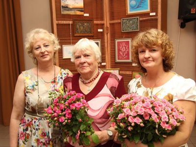 Галина Бахова с мамой и сестрой