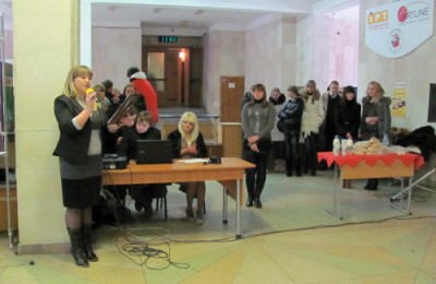 Семнадцать пар полтавских студентов обвенчались под булочку и молоко