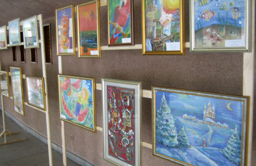 Десять депутатів Полтавської облради купили дитячі малюнки