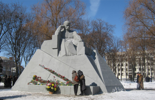 Покладання квітів до пам’ятнику Тарасу Шевченку