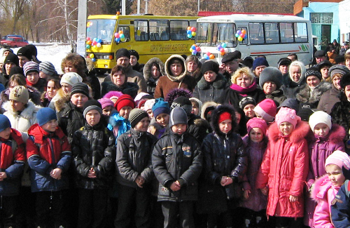 Учням Полтавського району подарували 2 шкільних автобуса