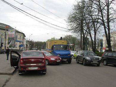 ДТП в Полтаве: аварийка не разминулась с Volkswagen Golf V