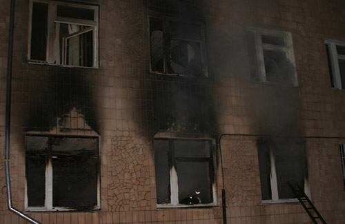 Сгоревшее поликлиническое отделение Новосанжарской больницы