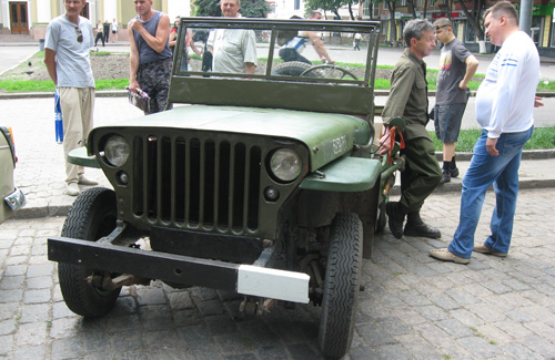В Полтаве прошла выставка ретроавтомобилей 