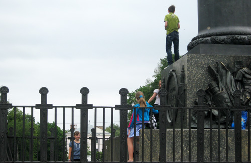 Полтавские школьники изучили Монумент Славы, но ни его историю