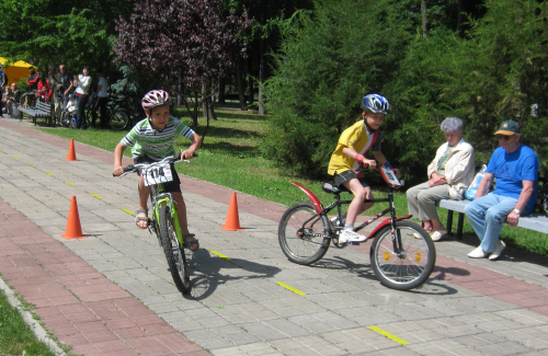Полтавські діти змагались на «Гномах» та двоколісних велосипедах