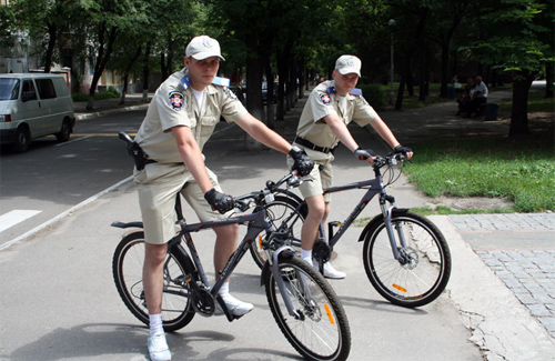 В Кременчуге милиционеров пересадили на велосипеды