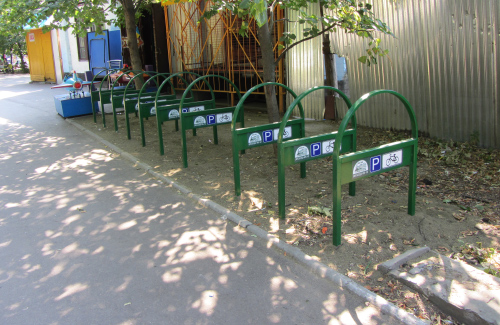 Велопарковка у парку «Перемога»