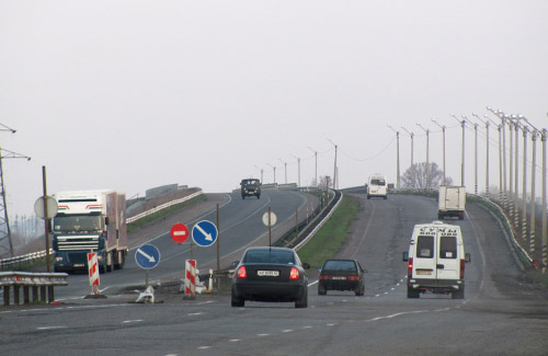 ДАІ Полтавщини обмежила в спеку рух на автомобільних дорогах