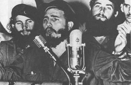 Фидель Кастро на митинге победившей революции