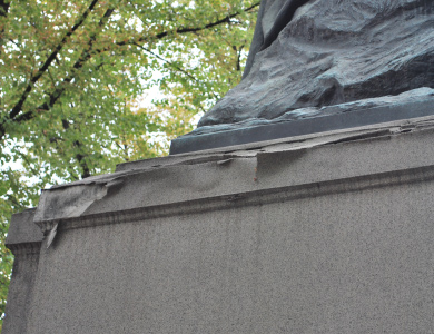 Пам’ятник Миколи Гоголю у Полтаві потребує ремонту