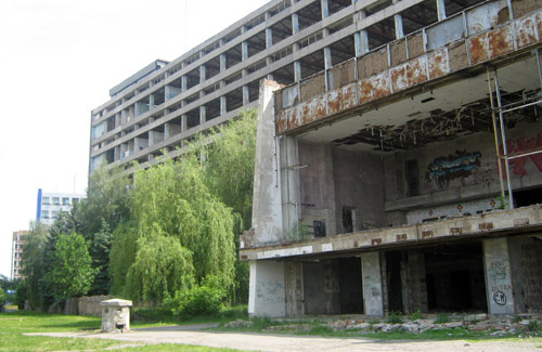 Покинута будівля заводу «Знамя»