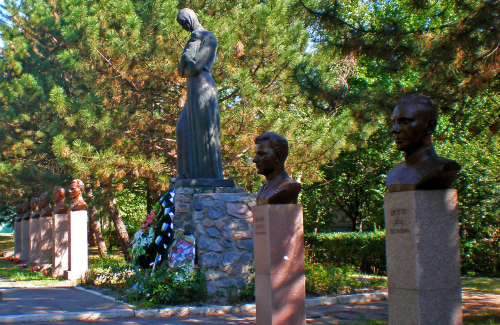 Братська могила радянських воїнів у Кобеляках