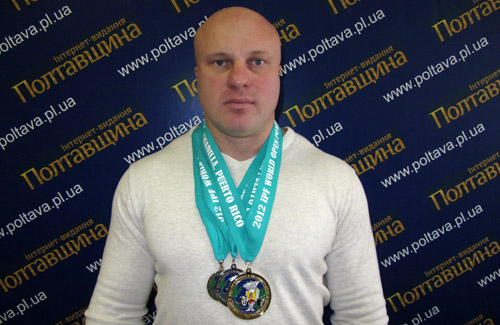Полтавчанин Михаил Буланый стал троекратным чемпионом мира по пауэрлифтингу