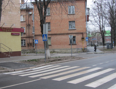 Біля пам’ятника Раїсі Кириченко в Полтаві виник рай для пішоходів