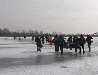 Працівники ДСНС врятували 41 чоловіка, які рибалили у Кобеляцькому районі