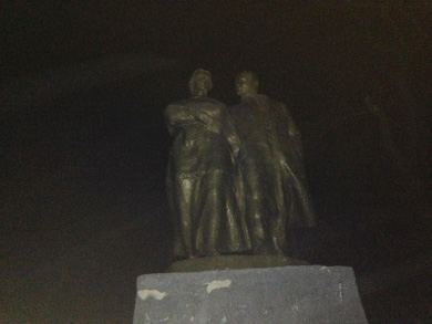 На Полтавщині невідомі обезголовили Леніна та Крупську
