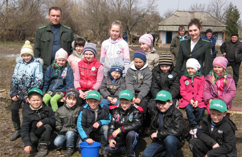 Діти допомогали лісівникам створювати парк