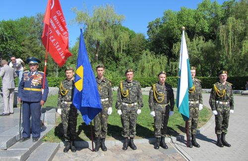 На День Перемоги у Полтаві поклали квіти до Меморіалу Солдатської слави