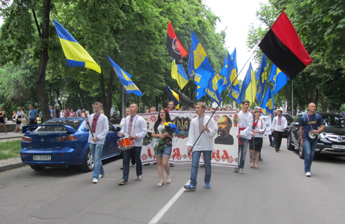 Полтавські націоналісти провели марш на честь своїх героїв