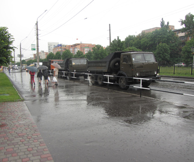 Полтавские дорожники «настолько суровы», что работают даже в дождь