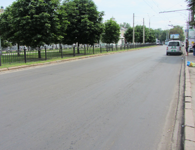 В Полтаве полтора месяца не заканчивается ремонт дороги по ул. Октябрьской