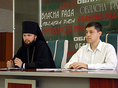 Архієпископ Федір і Олег Пустовгар