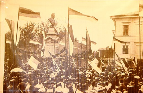 Фотографія встановлення пам’ятника Котляревському 30 серпня 1903 року