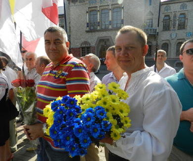 У Полтаві ВО «Батьківщина», «Свобода» та «Удар» спільно відзначили День Незалежності