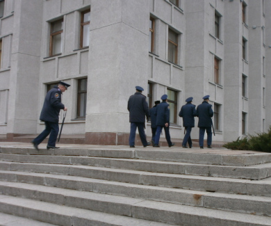 Міліція чергує під Полтавською ОДА