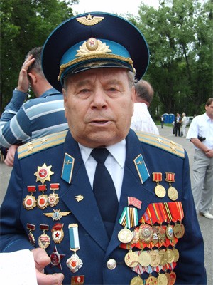 Щороку приїжджає до Полтави з Євпаторії ветеран полку Олександр Чернишов