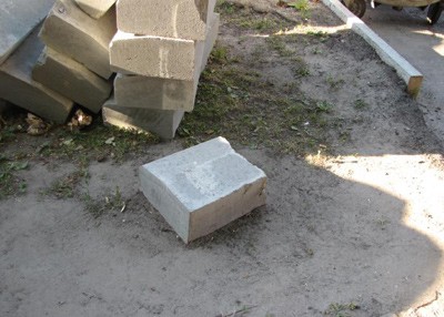 Бортовой камень, используемый при капитальном ремонте