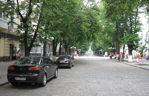 Центральна вулиця Полтави — Жовтнева