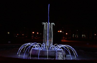 Зимний фонтан в Петровском парке
