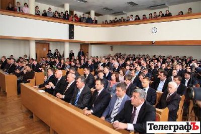 Депутаты Кременчугского горсовета провели первое пленарное заседание