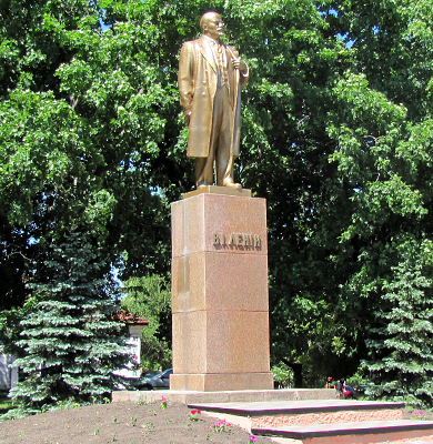 Новий пам’ятник Леніну у Шишаках
