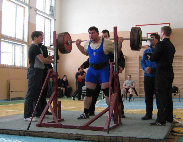 Ковальчук Станислав (в/к 125+), вес штанги - 340 кг