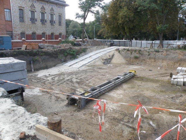 Строительство административного здания возле краеведческого музея