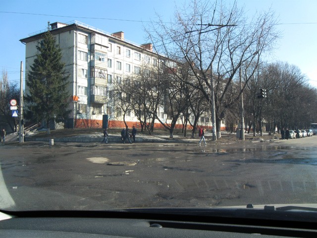 Полтава, пересечение улиц Калинина и В.Тырновская