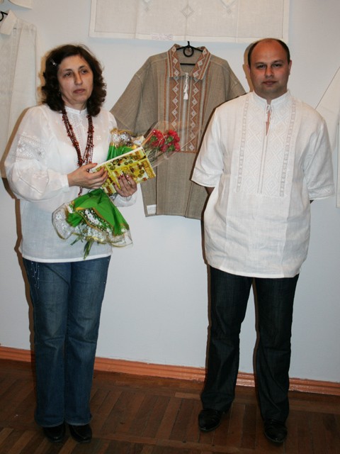 Віра Забора та її син Сергій зі своїми роботами