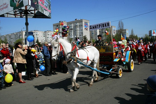Представители  села Дмитриевки приехали в конном экипаже