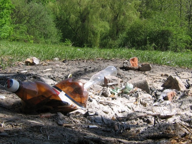 Отдыхающие пытались сжечь мусор