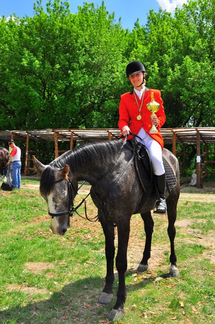 Оксана Андреєва і кінь Дарка разом вибороли перше місце у відкритих аматорських змаганнях