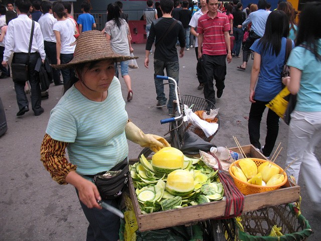 Уличные торговцы фруктами