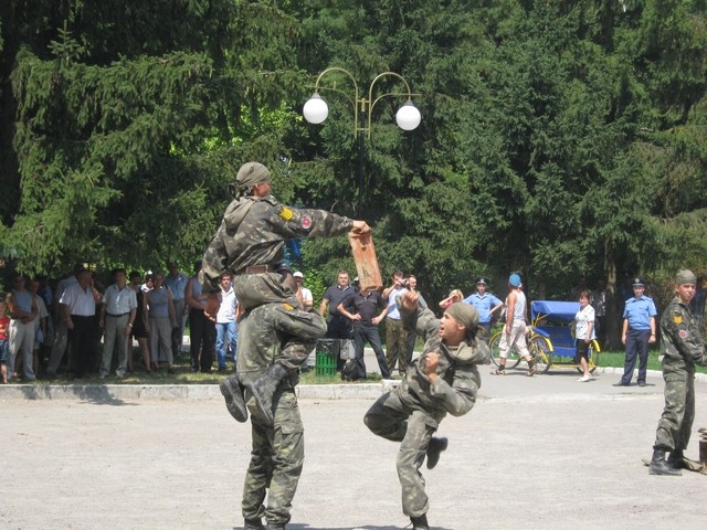 Показательные выступления полтавского областного военно-спортивного центра «Воин»