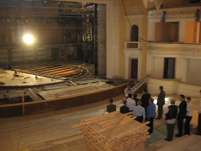 Ремонт сцени театру обіцяють закінчити до кінця року