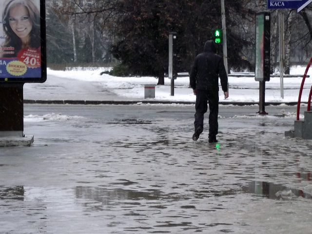 Мокрые ноги пешеходам практически обеспечены